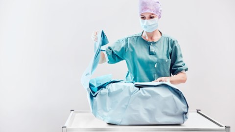 Reduzca los residuos con bandejas para procedimientos quirúrgicos